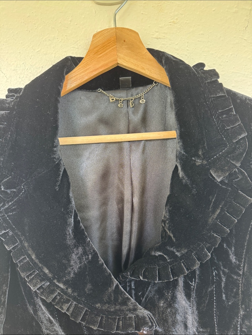 Bebe Black Velvet Valor Ruffled Blazer Single Button Jacket Blazer Office Siren - Picture 3 of 6